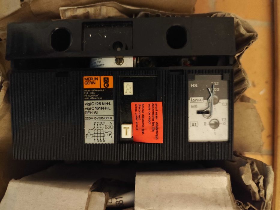 Dijuntores/Diferenciais, Material elétrico, novos/usados, 20 a 630A