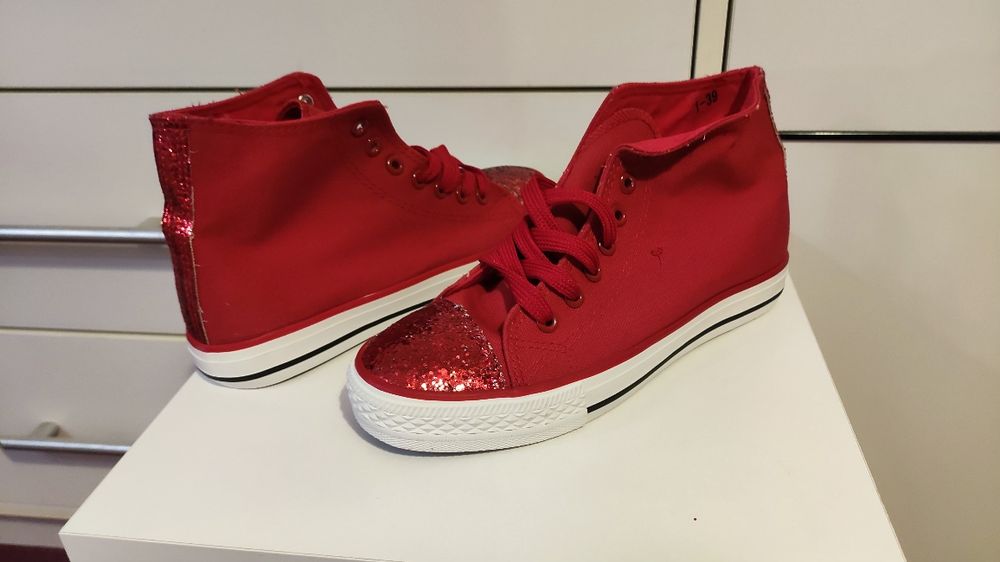 Trampki za kostkę damskie czerwone cekiny roz 38,37, 39 oraz 41