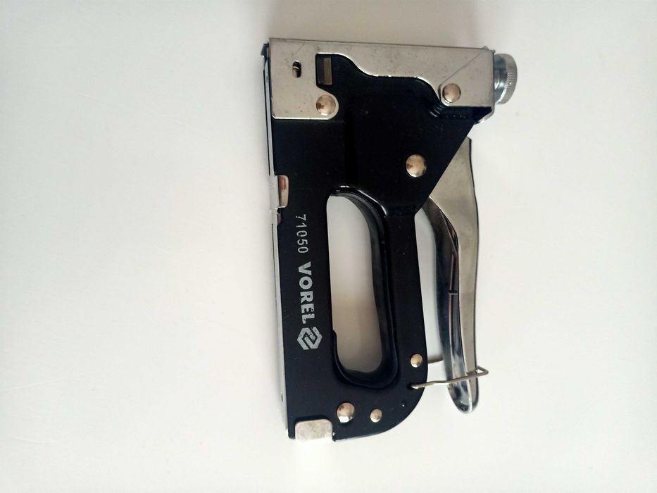 Tacker, taker, zszywacz tapicerski