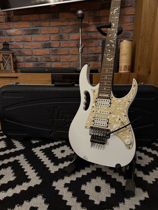 Ibanez JEM555 Steve Vai | 2011 | Dobra seria | Futerał | White