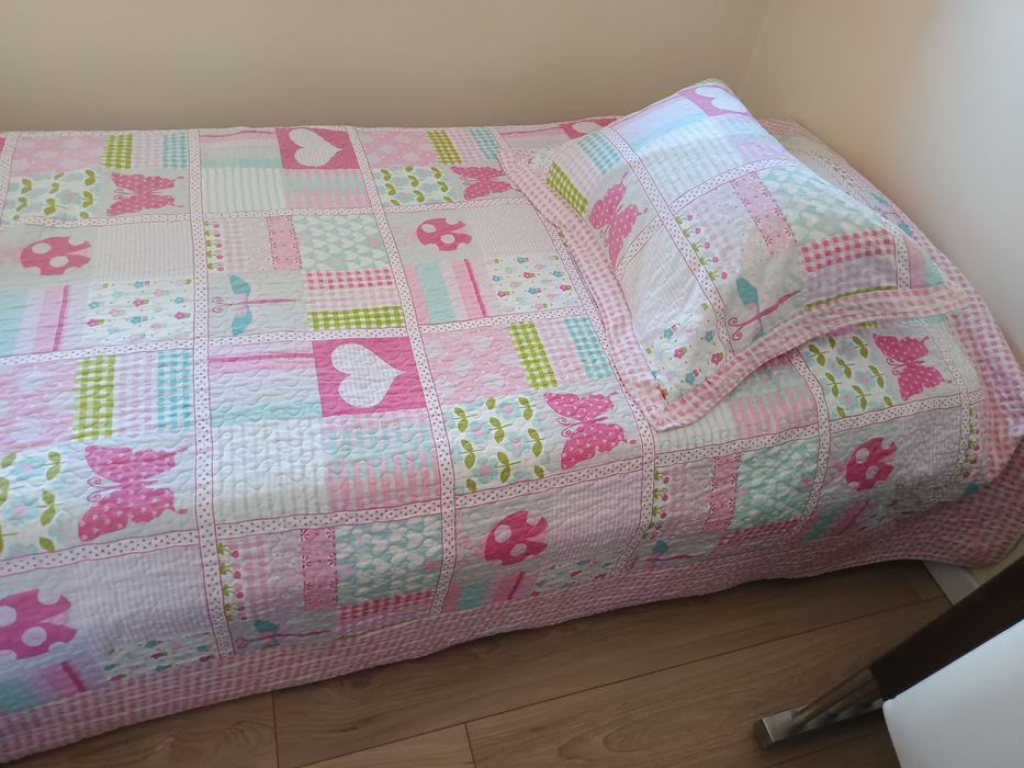 Colcha + almofada para cama de solteiro menina