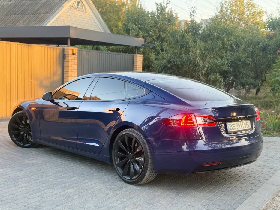Tesla model s 75D