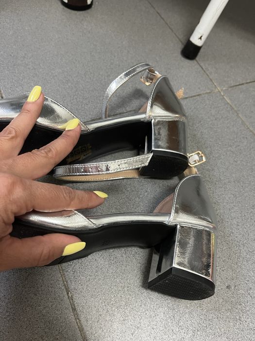 Sapatos cinza prata Shein,como novos,tacão médio,tamanho 37,7€