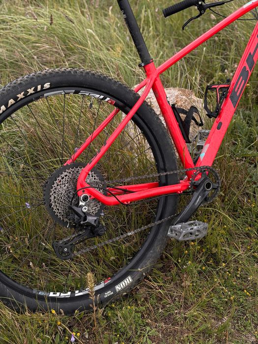BH Expert 5.0 Roda 29", Tamanho L, Como Nova + Capacete Specialized MIPS