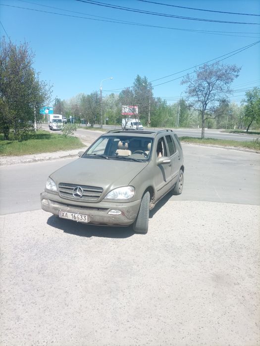 Мерседес МЛ 270 кожен день в русі