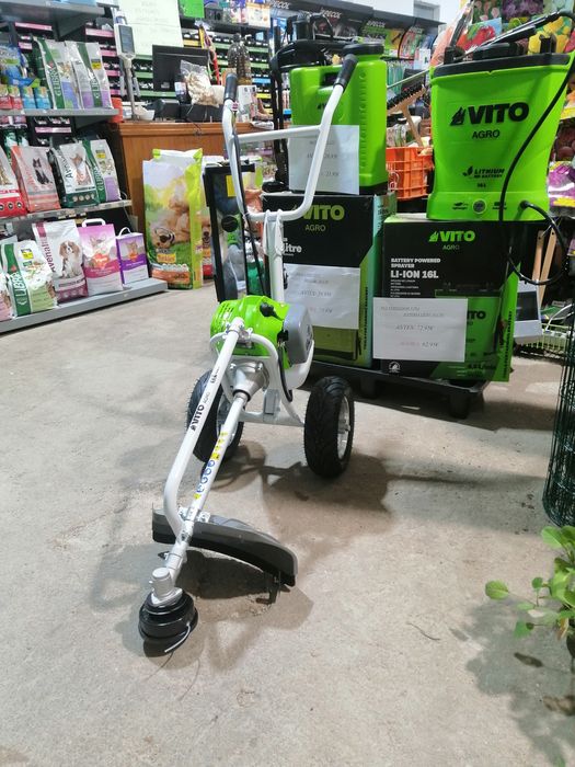 Roçadora VITO 52cc com rodas