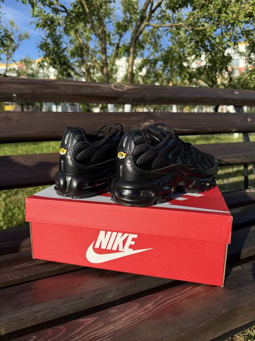 Чоловічі Кросівки Nike Air Max Plus TN Triple Black(42,43,43)