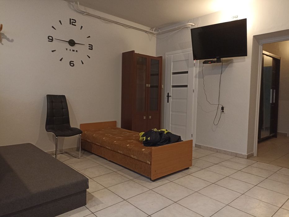 Mieszkanie, nocleg 4-8 osob pracownikom, parking