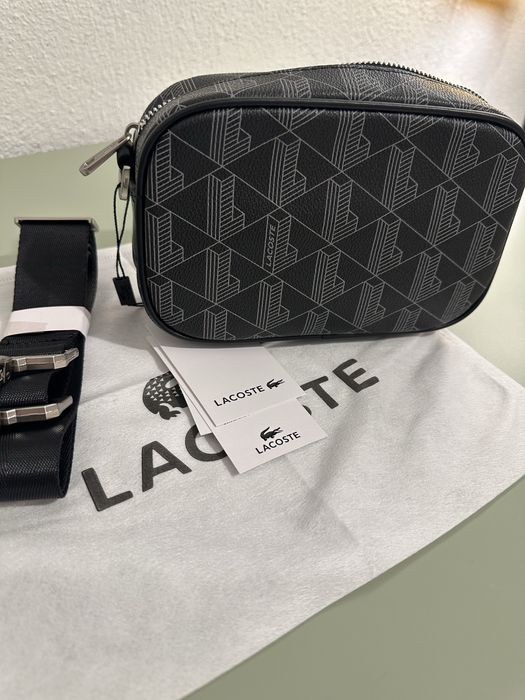 Bolsa pochet lacoste preta