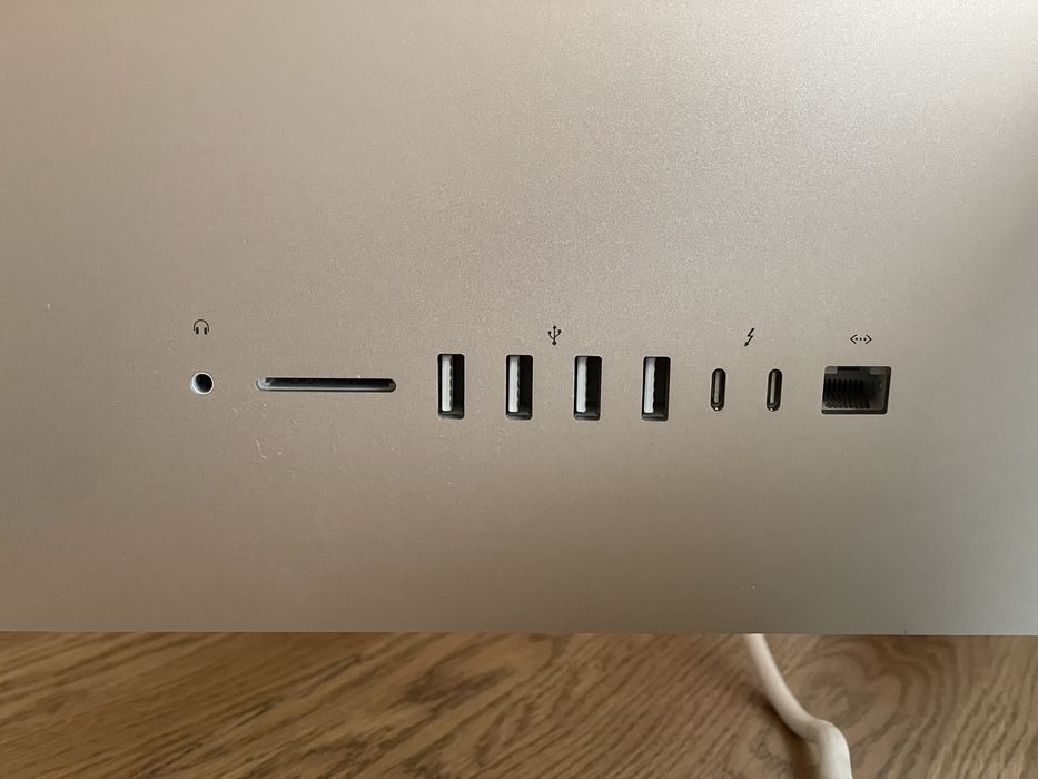 Apple iMac 27" 2017 року Retina 5K. i5 / 8Gb / 1.03Tb Fusion drive. Швидкий настільний комп'ютер