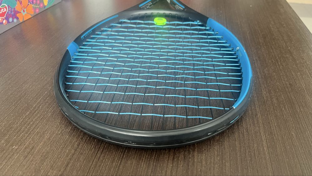 Теннисная ракетка б/у