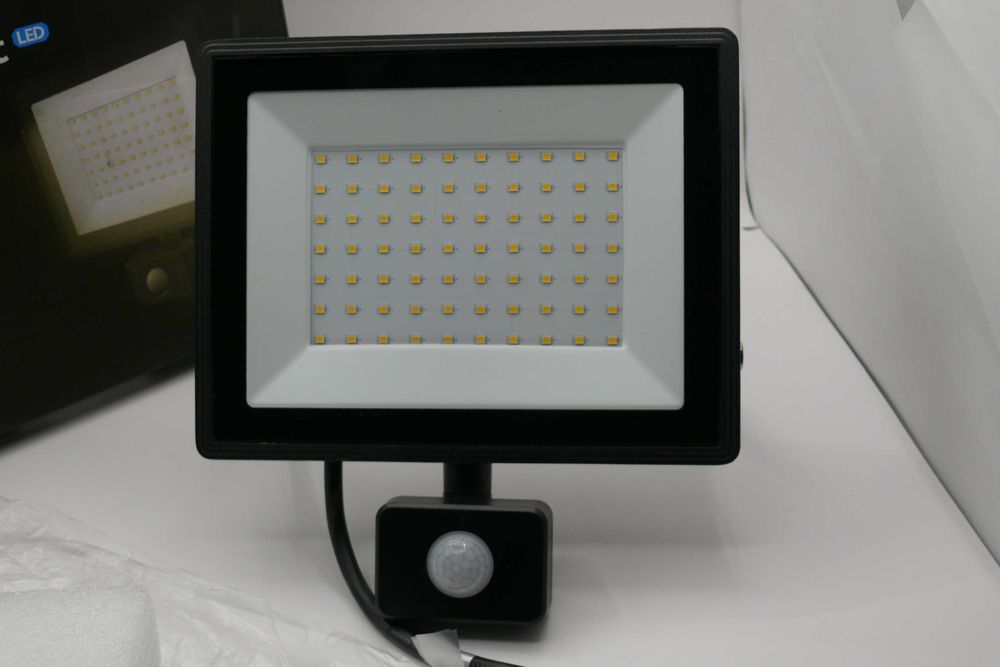 Projetor com sensor de movimento