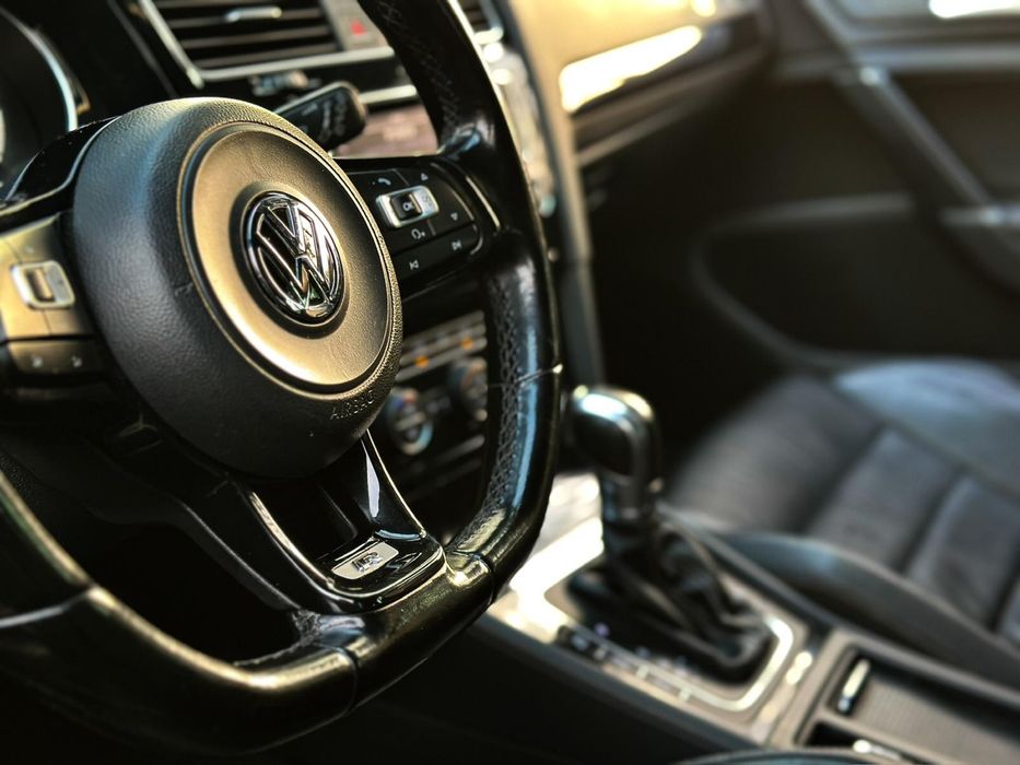 VW Golf 7R - Lapiz Blue Metallic