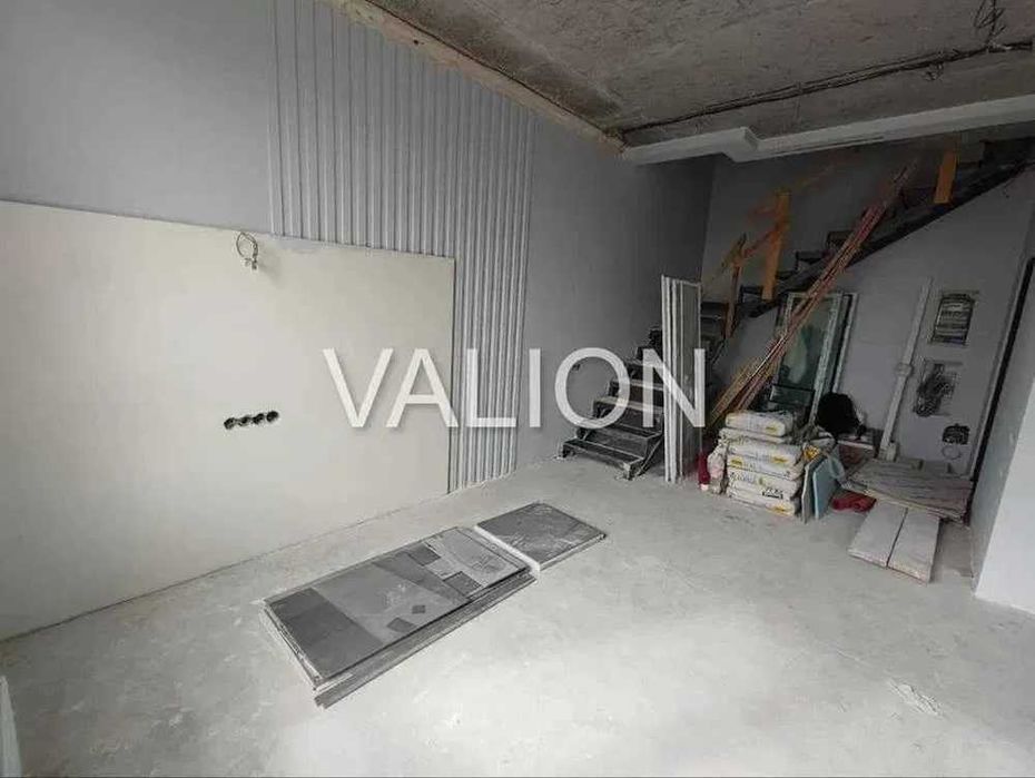 Продаж дворівневої квартири без ремонту ЖК Медовий вул. Кадетський Гай