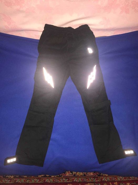 Черные штаны с молниями