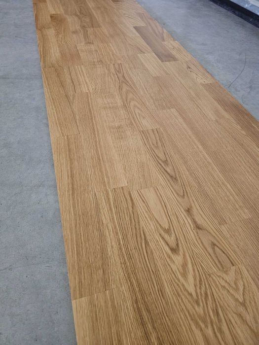 Deska dębowa lakierowana  2lamelowa 11x130x990 (30 m2)