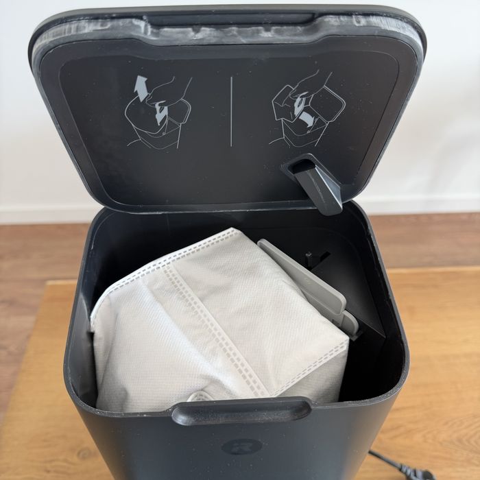 Roomba iRobot i3+ c/ Base de Carregamento