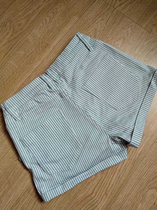 Nowe szorty w paski Stradivarius r. 34