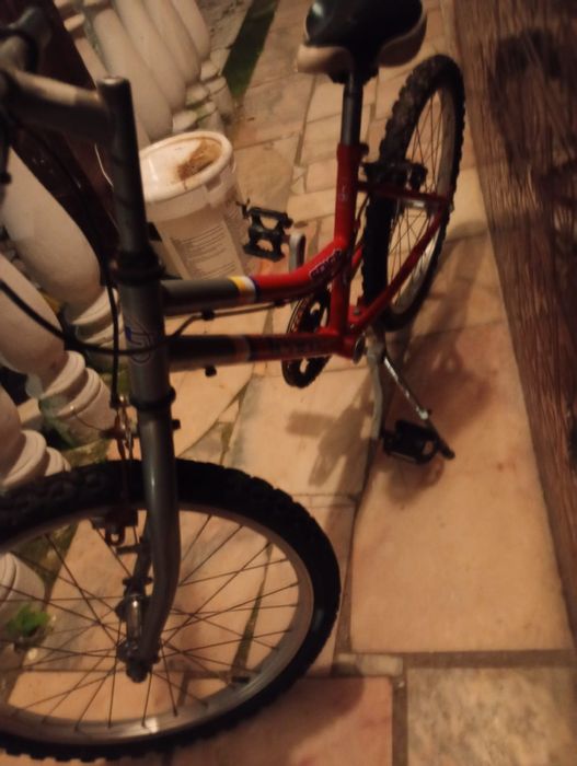 Lote variados ,ar condicionado, máquina da loiça, bicicleta,mesa