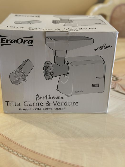 Електрична мясорубка нова