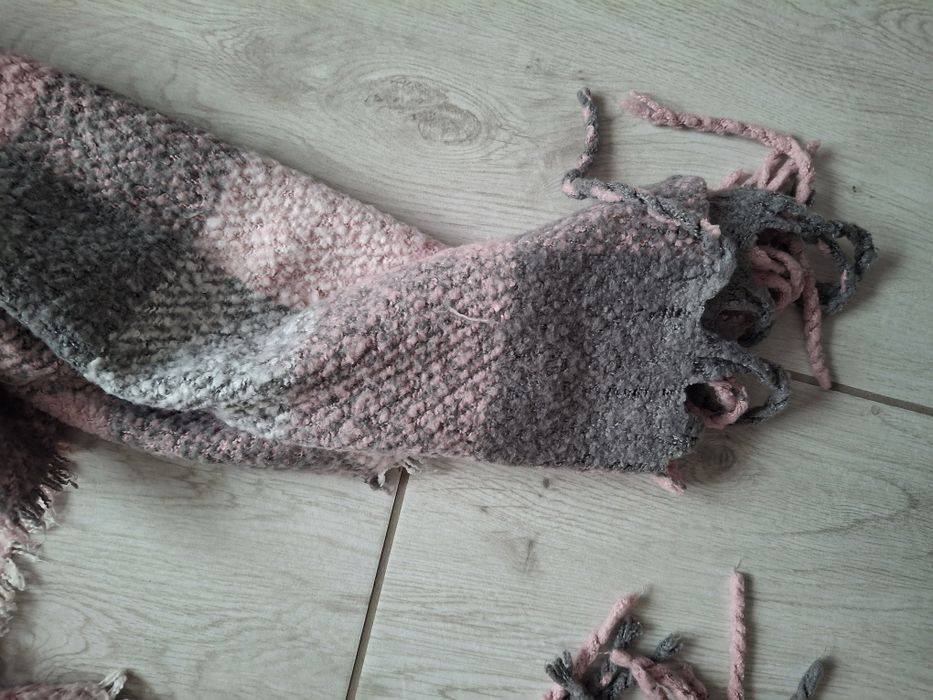 Szał z fredzlami  na zimę