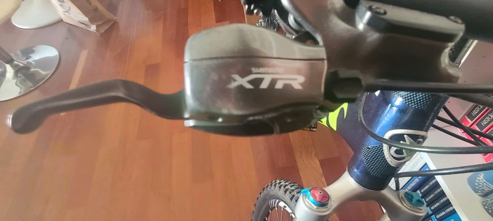 Bicicleta Mérida suspensão total toda em carbono