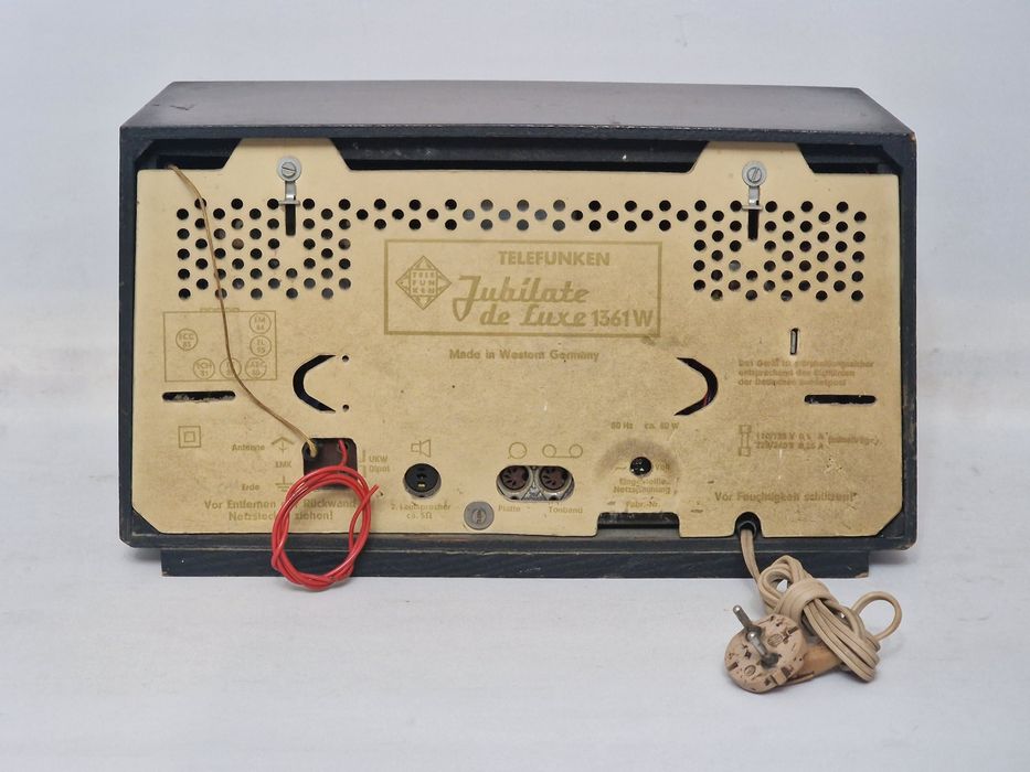 Rádio antigo reparado Telefunken