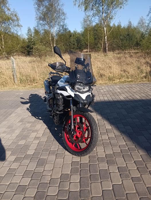 BMW F750 GS 2021r. Kufry BMW, halogeny, gmole, komplet dodatków