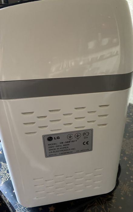Продам хлібопічку LG
