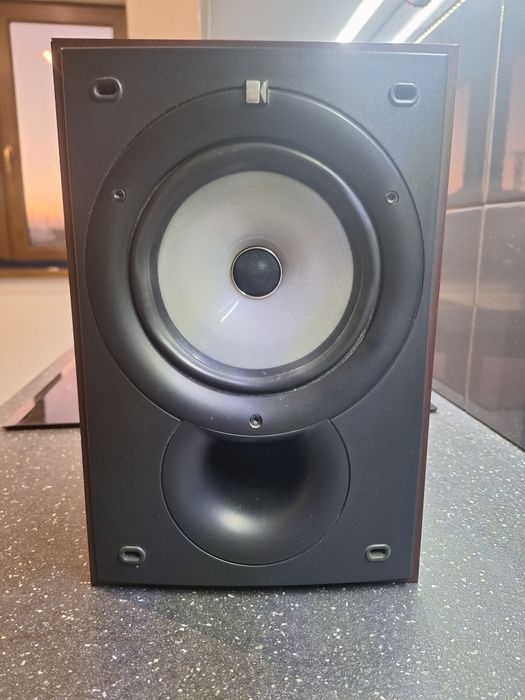 Glosnik  KEF Q15