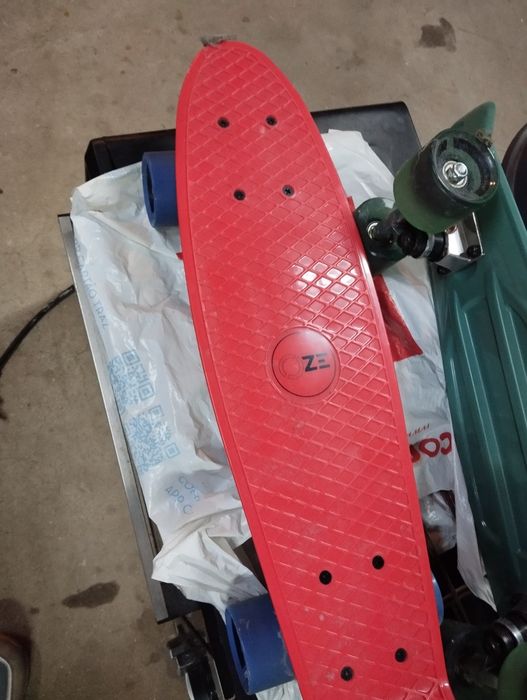 Dois skateboard pouco usados