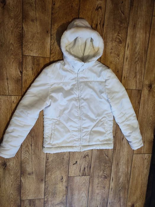 Biała kurtka z kapturem 38/M/10