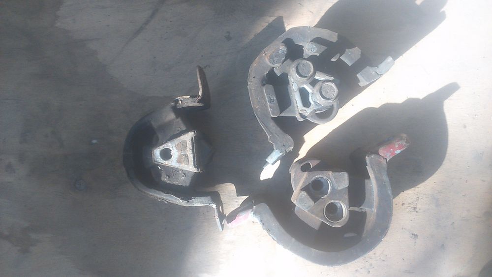 Трубки масляного радиатора шестерни распредвала  подушки опель астра