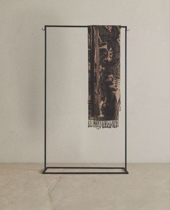 Suporte de roupa de metal Zara Home, novo selado na caixa