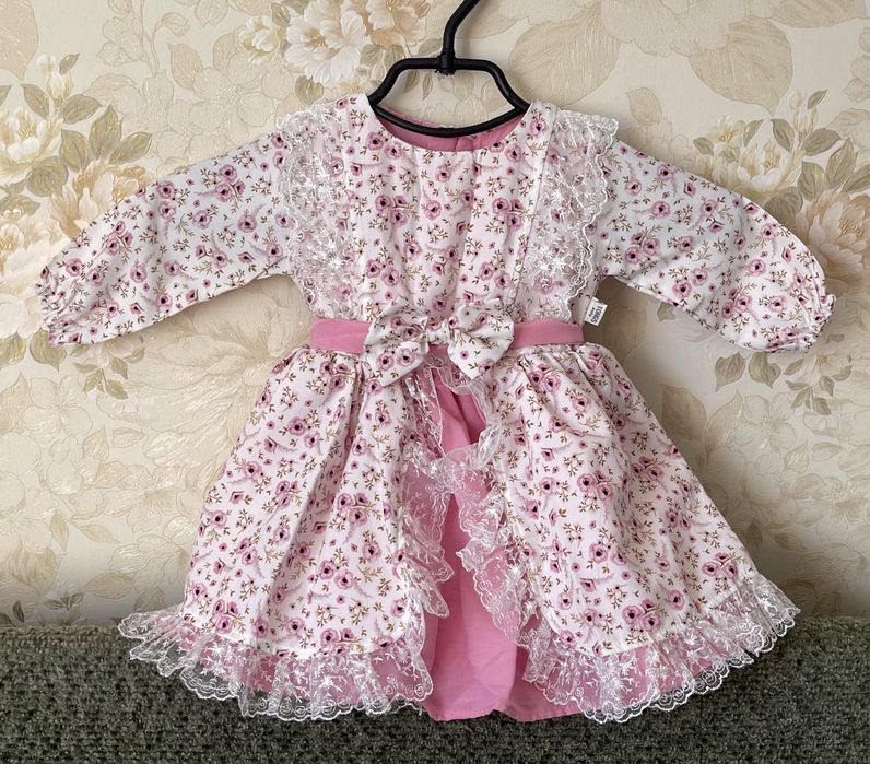 Сукня святкова 6-9 місяців.