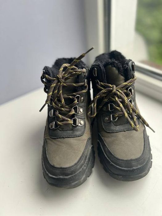 Ботінки черевики
In Extenso
Устілка 21 см
Всередині утеплені повністю