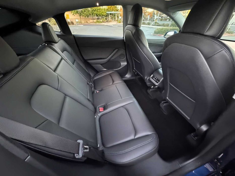Tesla Model Y      2021