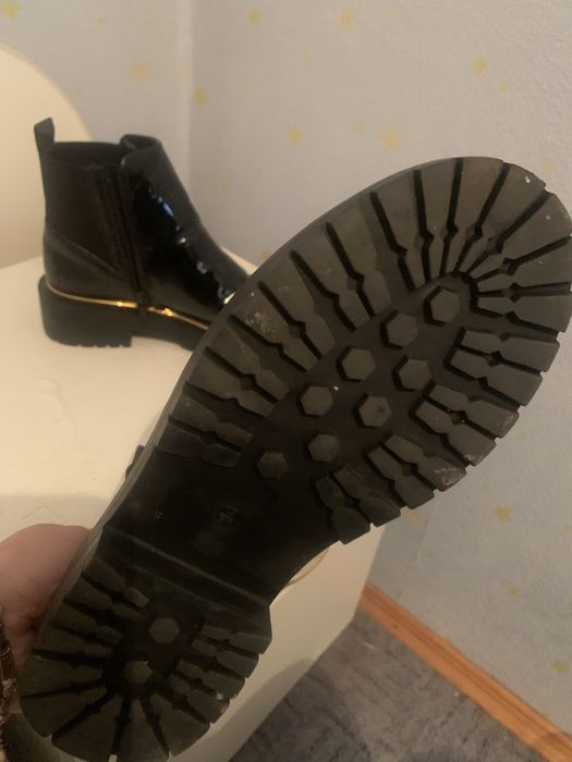 Челсі  лакові, стильні