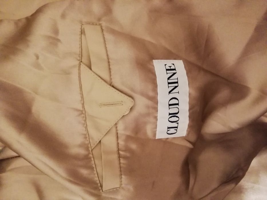 Uroczy elegancki Płaszczyk Cloud Nine. Mozliwa wymiana