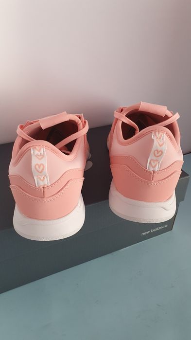 Buty damskie sportowe New Balance rozmiar 37.5 / wkładka 24 cm