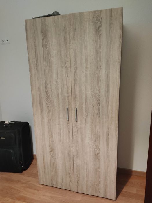 Mobília de quarto com duas camas de solteiro