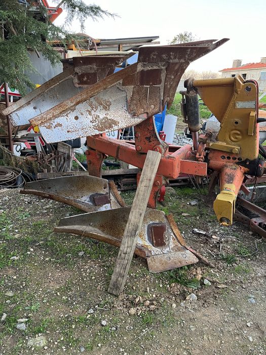 Várias Alfaias Agricolas