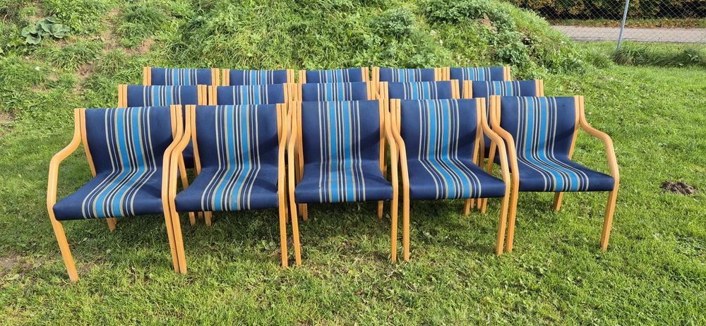 Krzesła tapicerowane drewniane