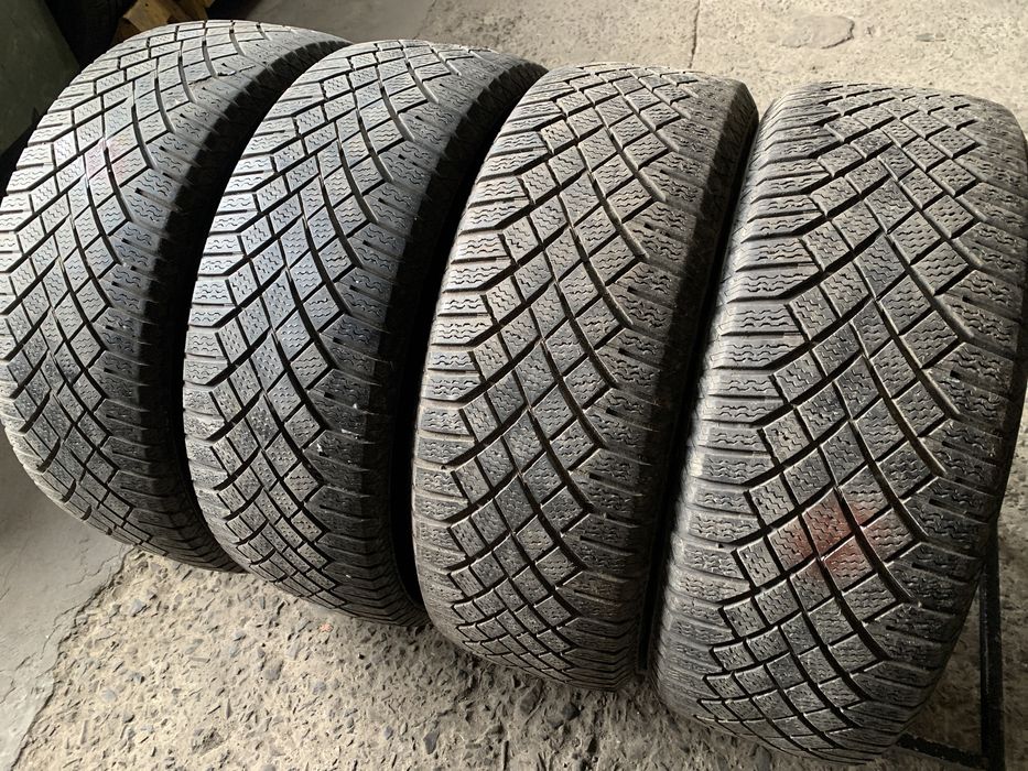 (4шт) 235/60R18 Continental VikingContact 7 зимові шини