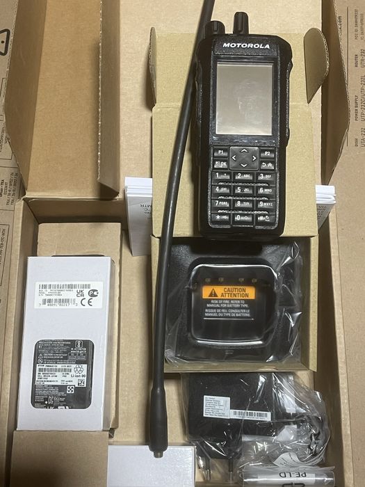 Радіостанція Motorola R7 MotoTRBO R7 TIA VHF FKP BT з Type-С зарядкой