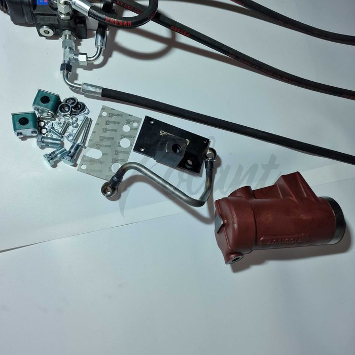 Rozdzielacz 2 Sekcyjny Ursus C-360 Zewnętrzny Cylinder Joystick Kpl.