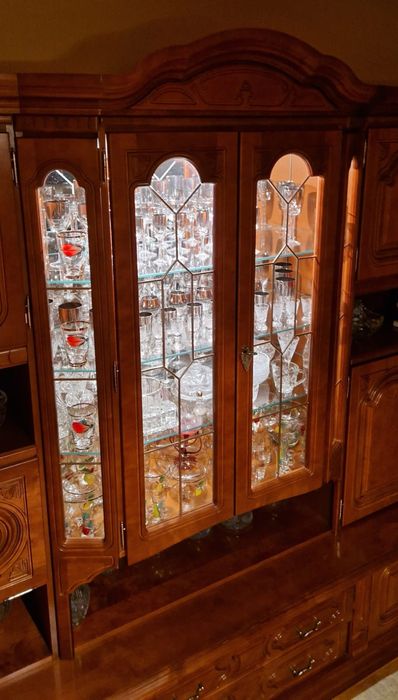 Kredens - witryna - naturalne drzewo. Bydgoskie fabryki mebli.