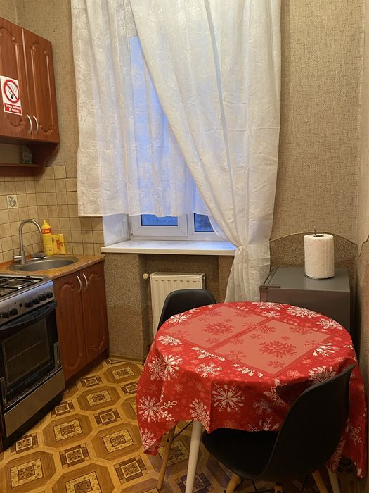 Здам 1 км квартиру  подобово.