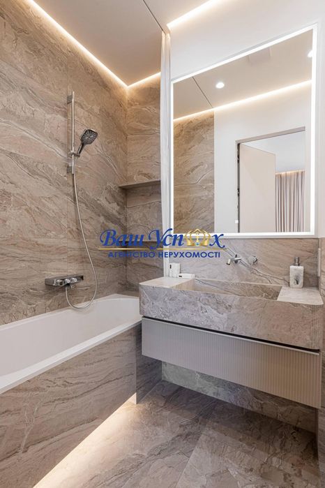 Продаж 2 кім з терасою в центрі . ЖК Pechersk Plaza.