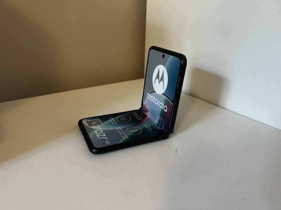 Atrapa Motorola Raz 40